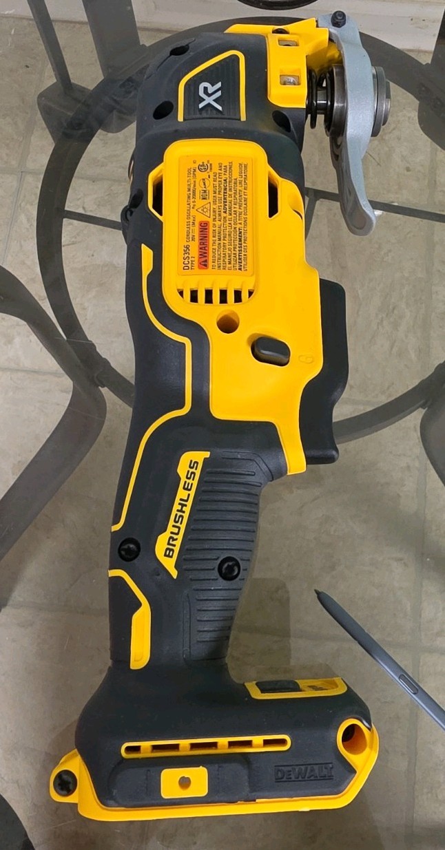 DeWalt DCS356B 20V MAX XR BL Li-Ion 3-Speed Oscillating Tool (Tool Only)