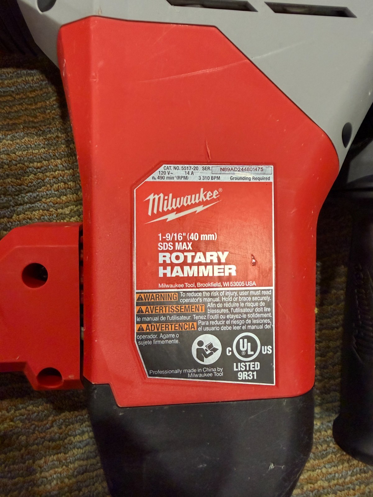 Milwaukee 5517-21 1-9/16 in. SDS-Max Rotary Hammer **BROKEN/FOR PARTS**
