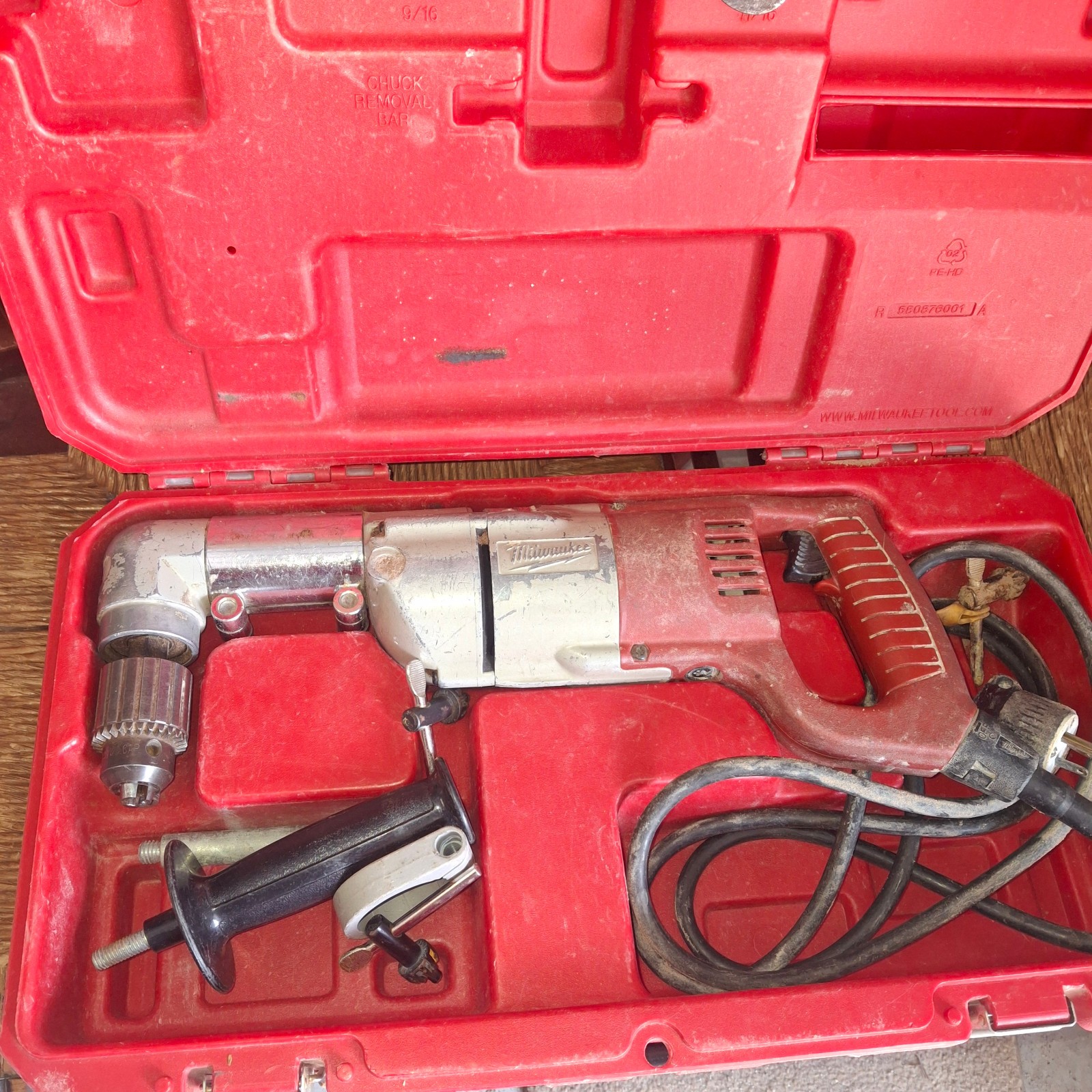 Milwaukee 3107-6 1/2in D-Handle Right Angle Drill Kit w case 120v corded