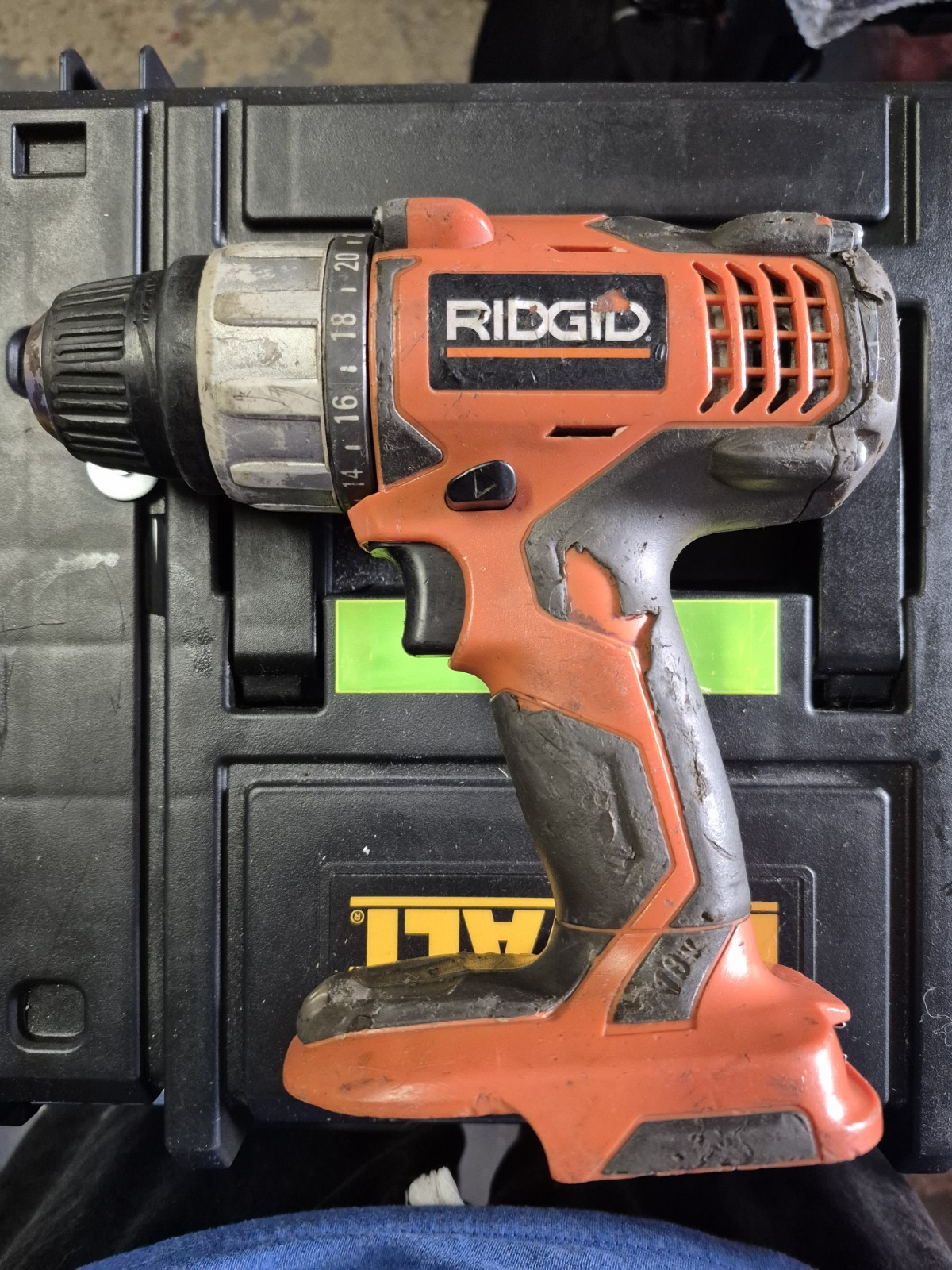 Ridgid R86007 1/2&Prime; VSR Cordless Drill Driver Tool Only, tested good