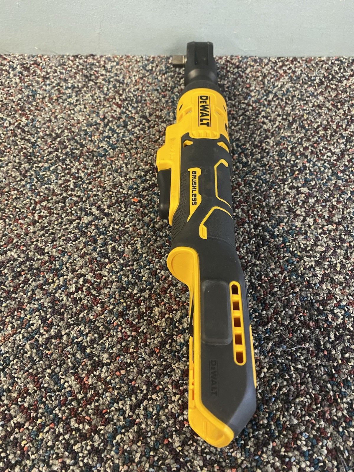 Dewalt Atomic 20-Volt MAX Cordless 3/8 in. Ratchet (Tool-Only) 20V DCF513B