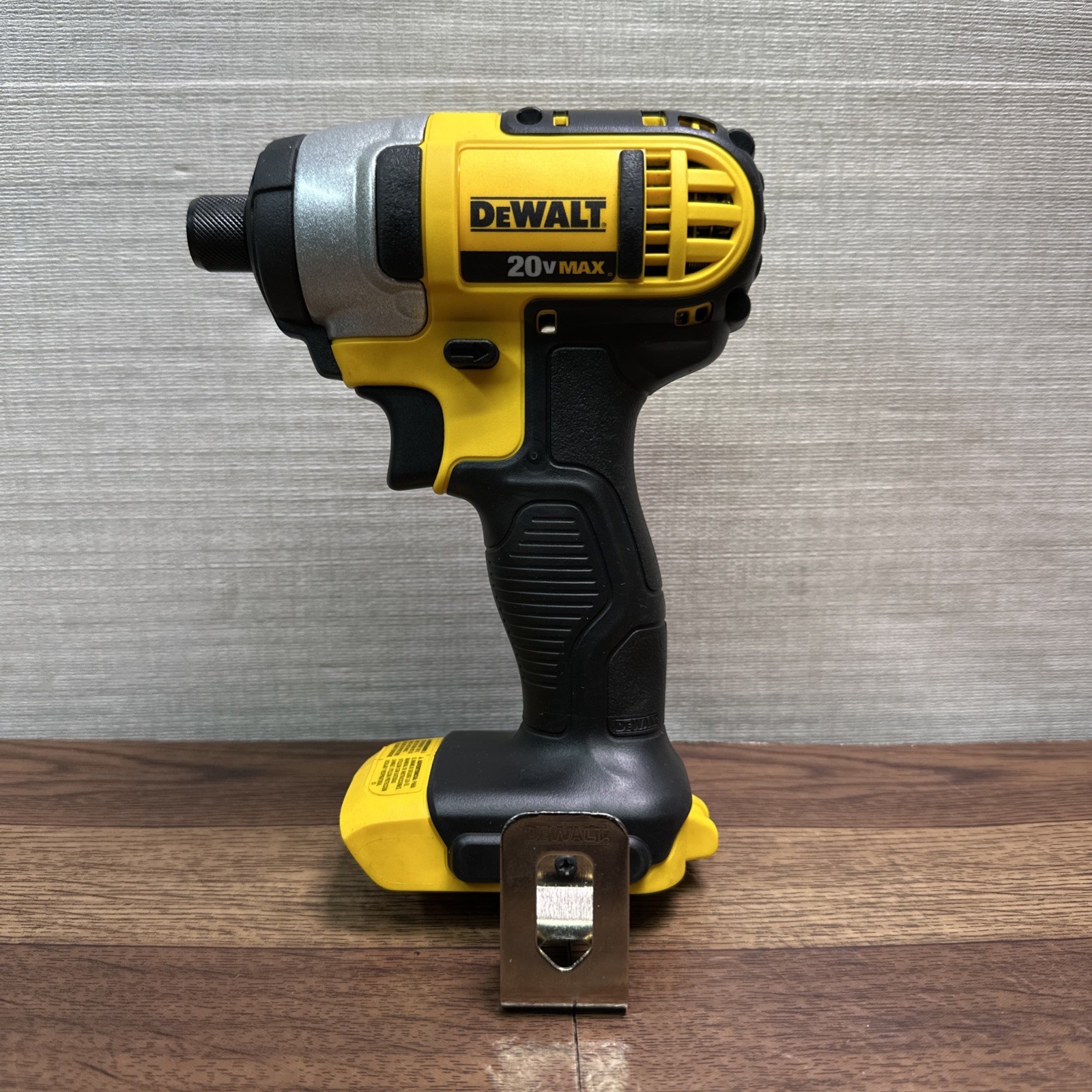 DEWALT DCF885 20V MAX 1/4&Prime; Cordless Impact Driver Tool Only New