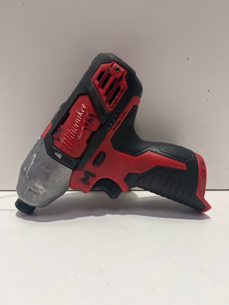 MILWAUKEE TOOLS M12 2462-20 DRILL (P22005321)