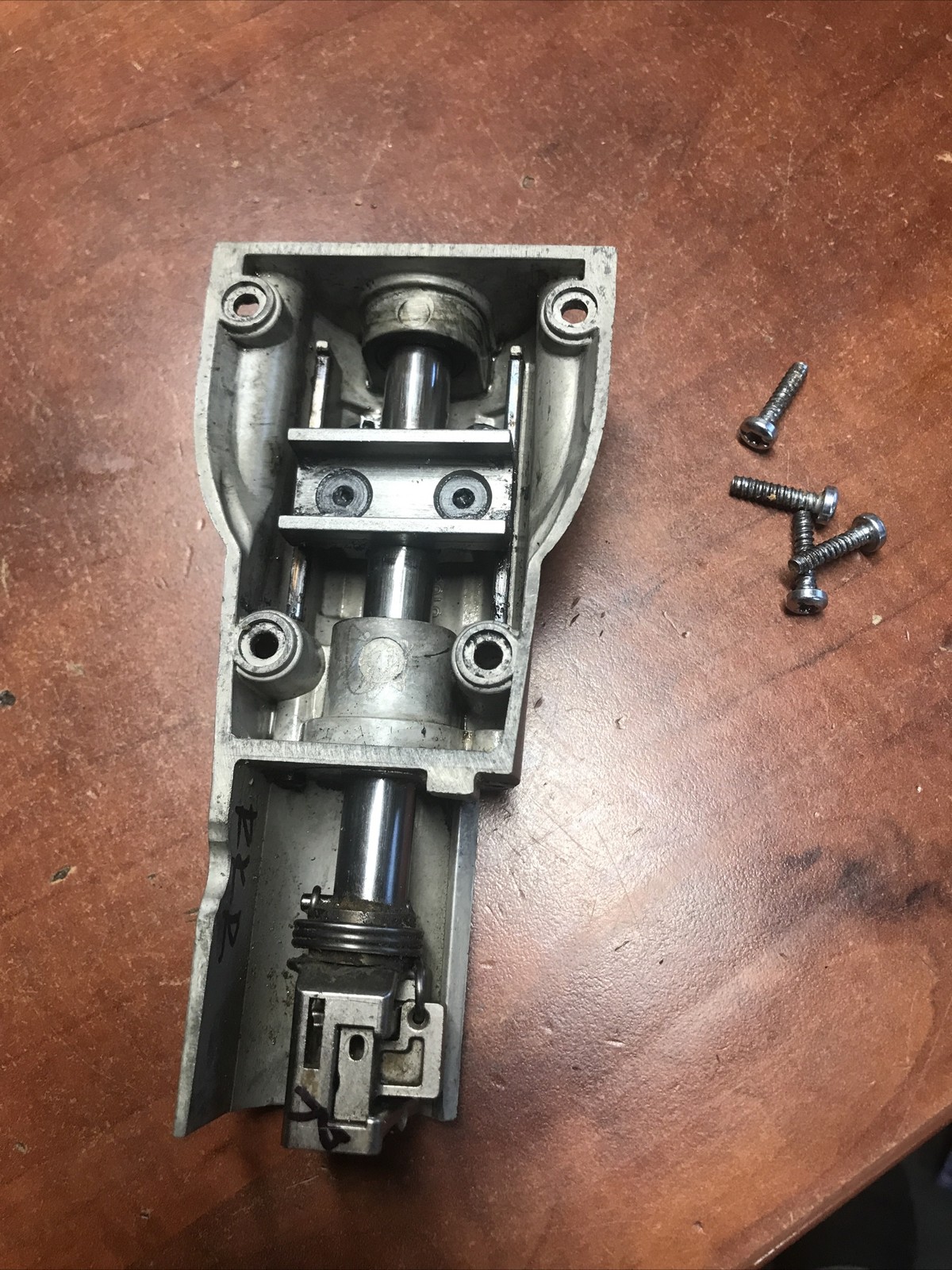 Used OEM Parts Gearcase Blade Shaft Assy For DEWALT DC385 18V Reciprocating Saw