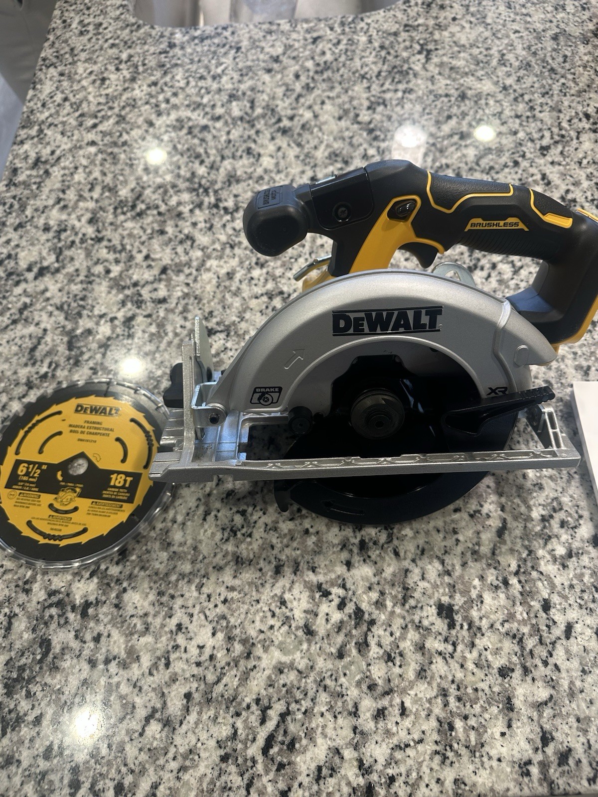 DEWALT 20V XR Max Circular Saw DCS565B, 6-1/2-INCH, Tool Only