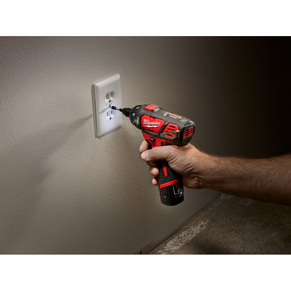 Milwaukee 2401-22 M12 Lithium-Ion 12V Sub-Compact Driver Drill Kit