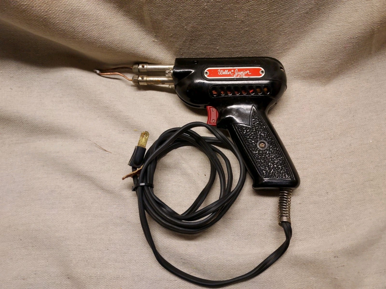 WELLER JUINOR 8100 120 VOLT 1.2AMP SOLDERING GUN USED TESTED MADE IN EASTON PA