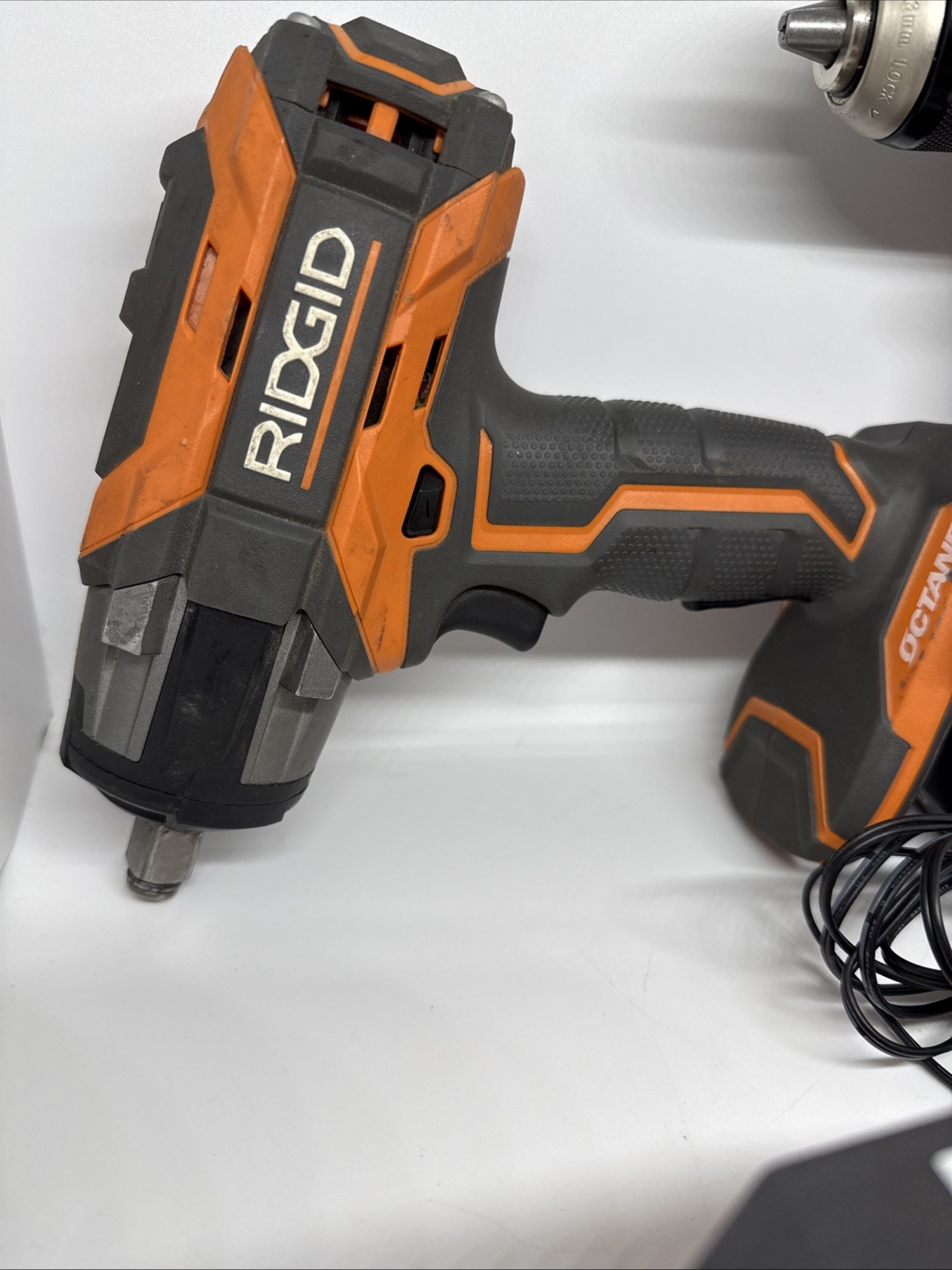 Ridgid 18V OCTANE 1/2&Prime; Impact Wrench R86011 And Charger 2ah Battery Drill Kit