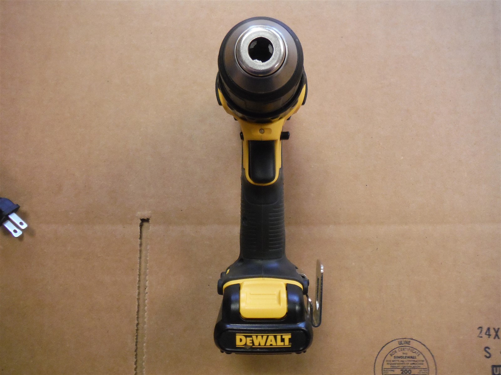 Dewalt DCD710, 3/8&Prime; X 12 Volt Drill With One Battery + Charger *204C