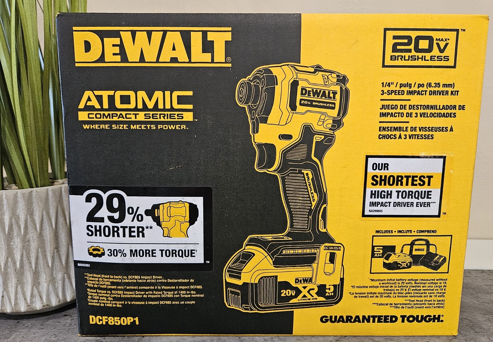 DEWALT ATOMIC 20V 1/4&Prime; IMPACT DRIVER KIT W/ BAG, 5Ah BATTERY & CHARGER DCF850P1