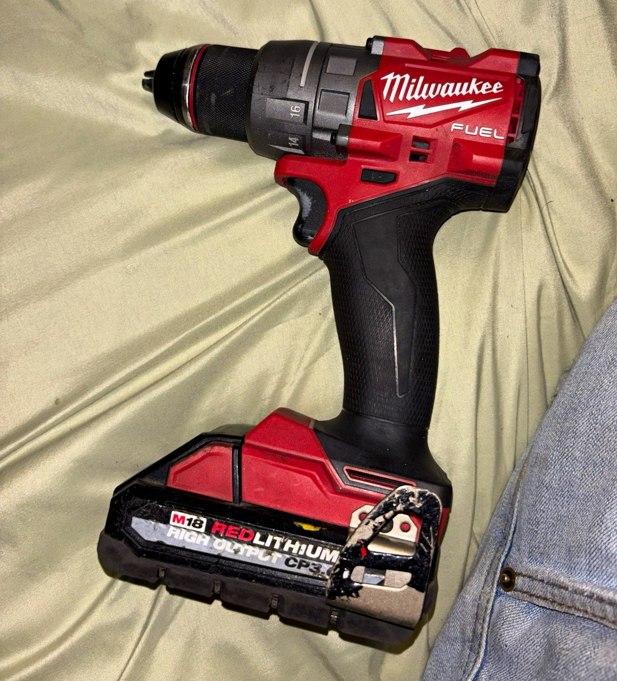 Milwaukee 2903-20 M18 FUEL 18V 1/2 in Keyless Drill/Driver w/ 3.0Ah Battery