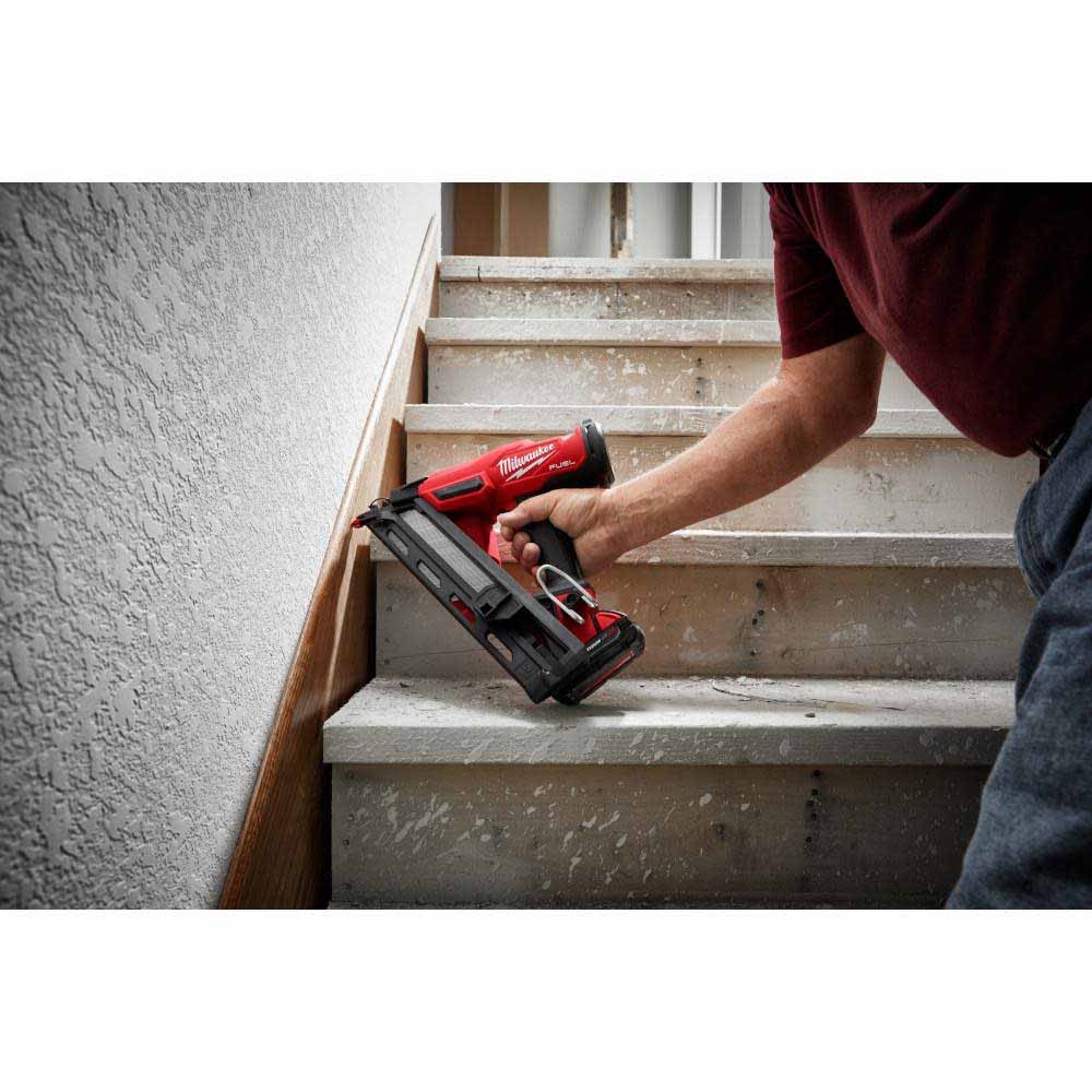 Milwaukee 2839-20 M18 FUEL Brushless Cordless 15-Gauge Finish Nailer, Bare