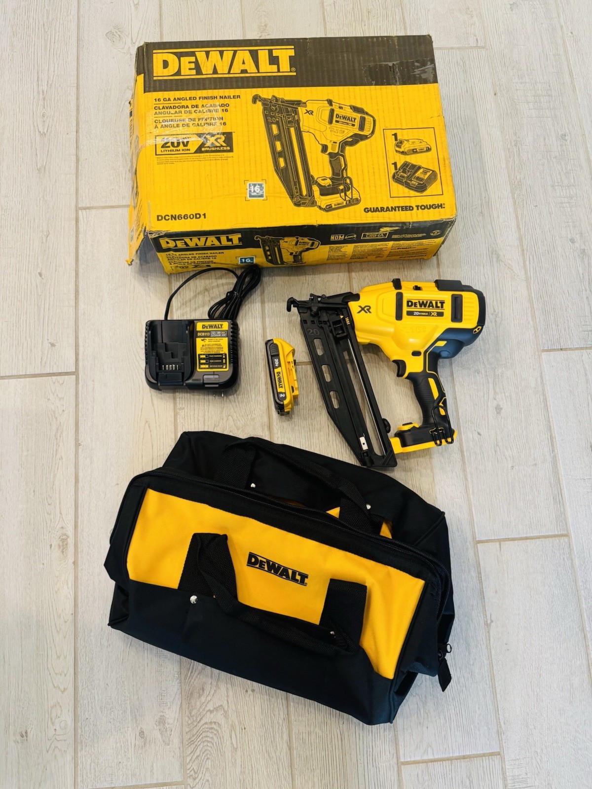 DEWALT DCN660D1R 20V Cordless Finish Nailer Kit