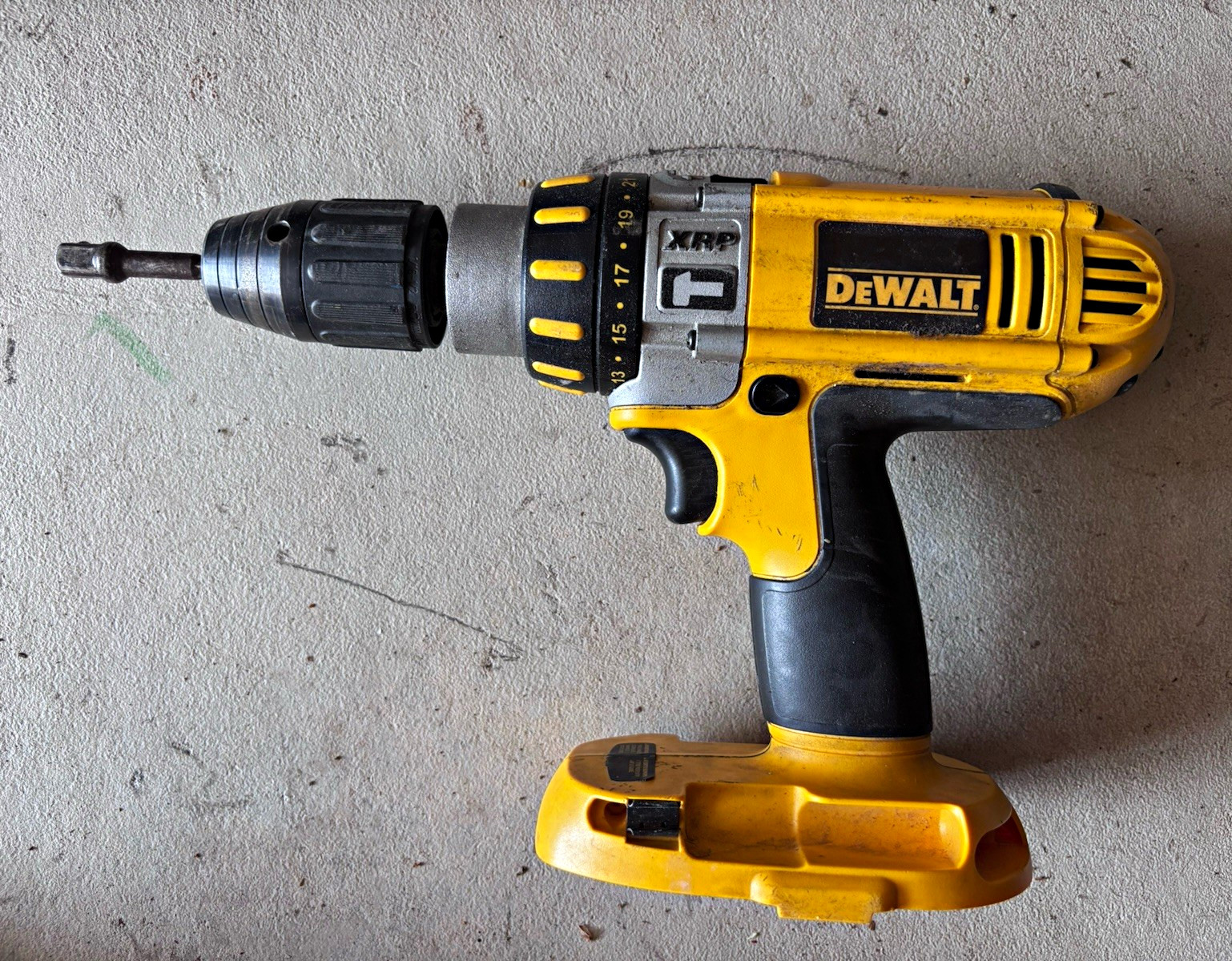 DEWALT DC925 18V Cordless Drill/Driver 1/2 in Keyless Chuck Tool Only