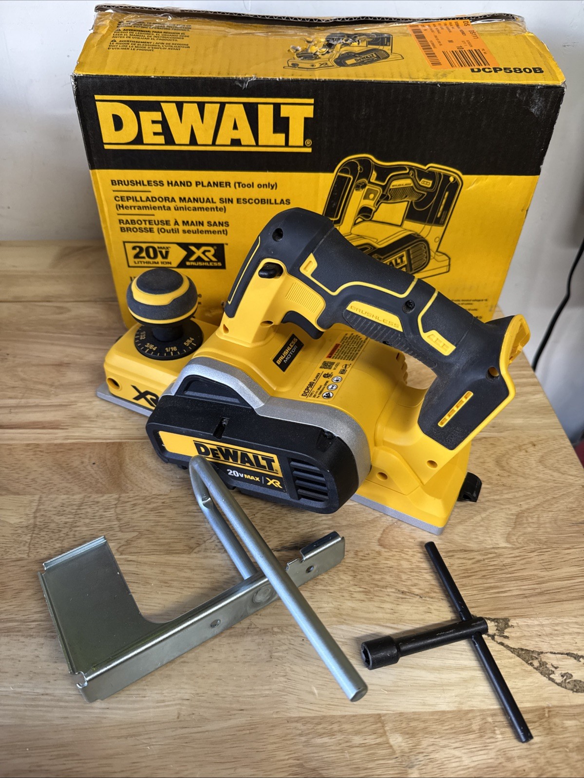 DEWALT 20v Max Wireless Handheld Planer (DCP580B)