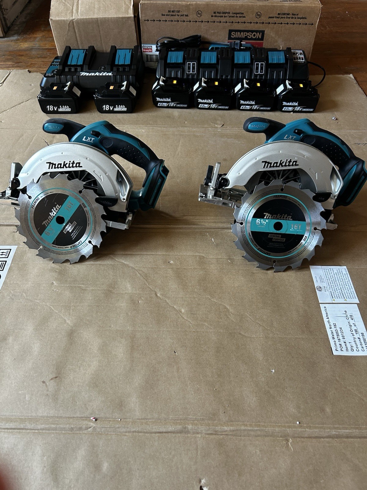 2 Makita 18V LXT 6-1/2 in Circular Saws comes with 2 blades
