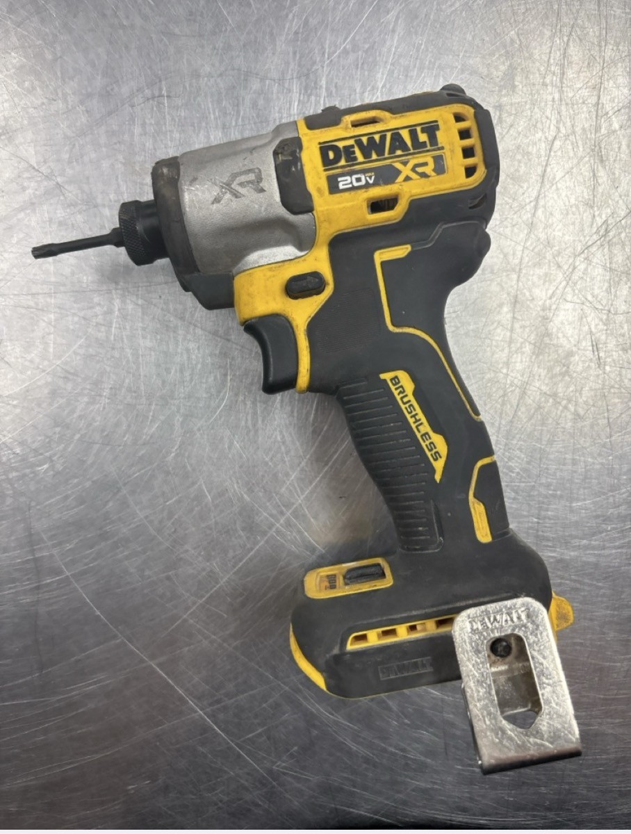 Used DEWALT DCF845 1/4&Prime; 20V Cordless Impact Driver Tool Only (QUC027818)