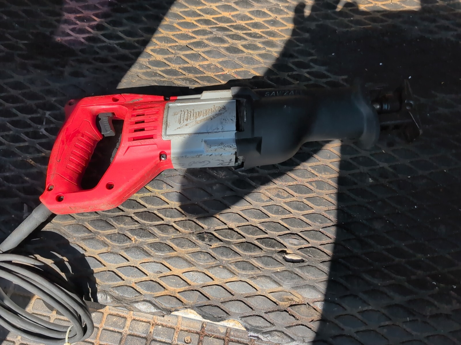 Milwaukee 6519-30 12 Amp Sawzall Reciprocating Saw Used Tested & Work Nice