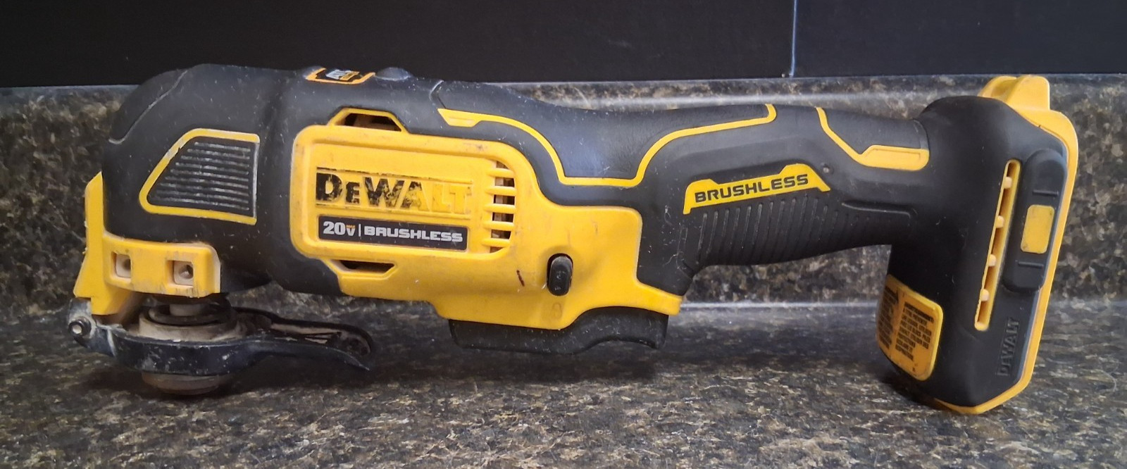 (RI4) DEWALT 20V MAX ATOMIC DCS354 Brushless Oscillating Multi-Tool Yellow/Black