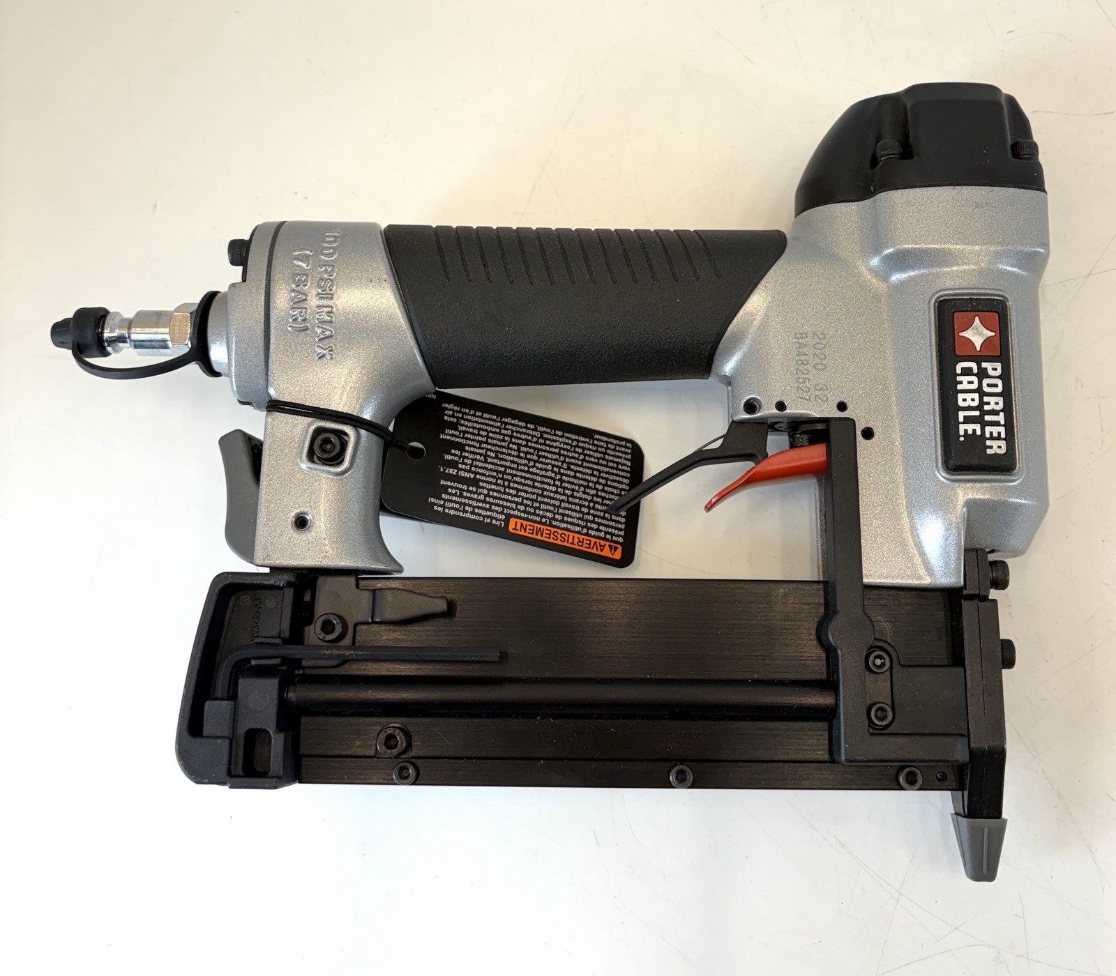 Porter Cable 23 Gauge 1 3/8 in Pin Nailer Pneumatic Model PIN138