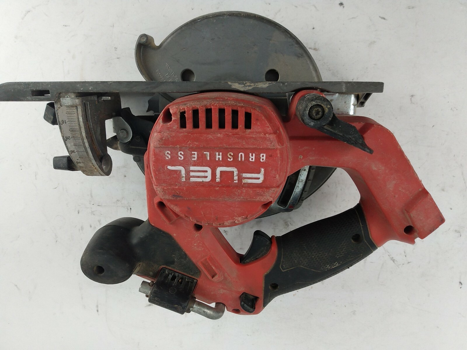 Milwaukee BROKEN 2730-20 M18 FUEL™ 6-1/2&Prime; Circular Saw BROKEN