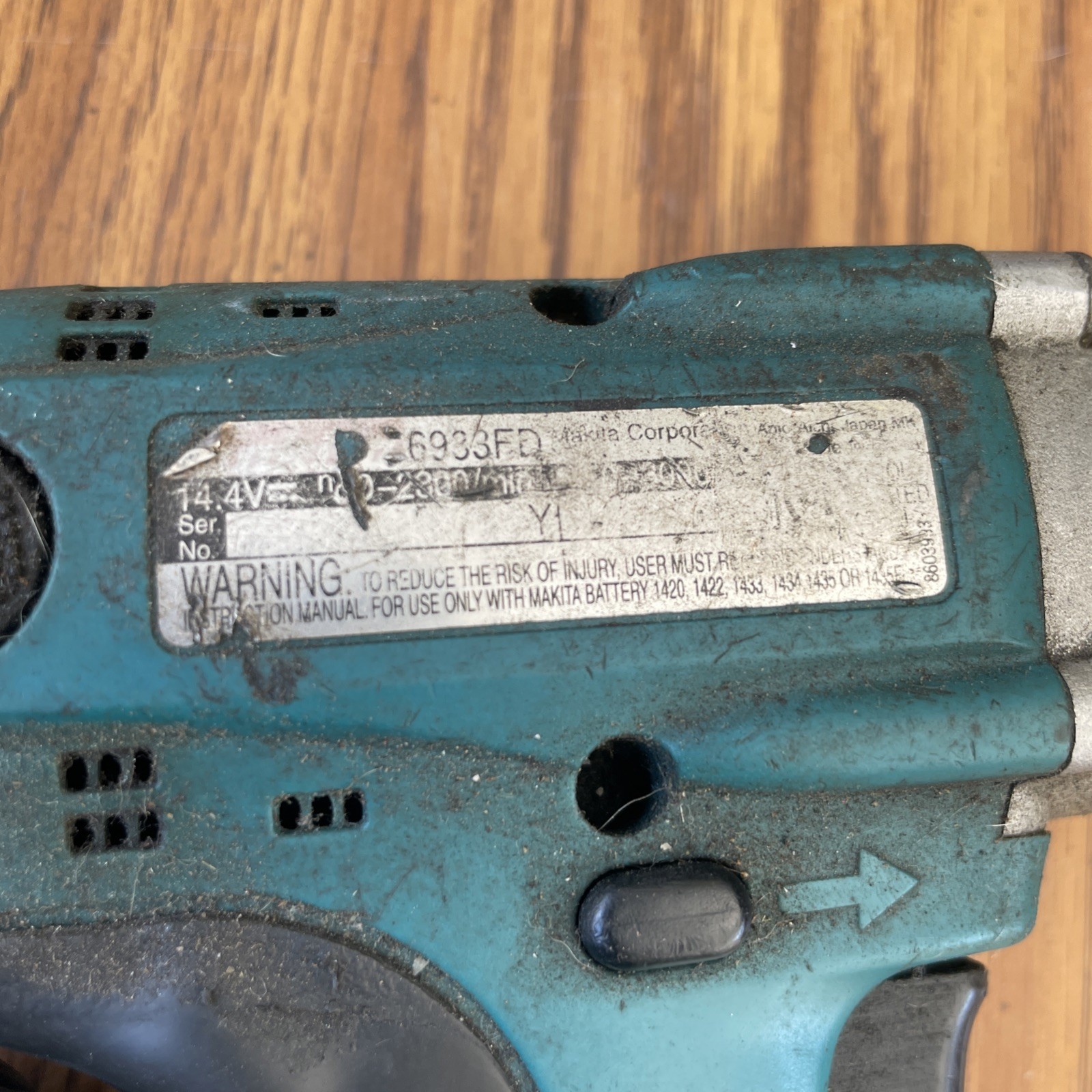 Makita 6933FD 3/8 drive impact with charger