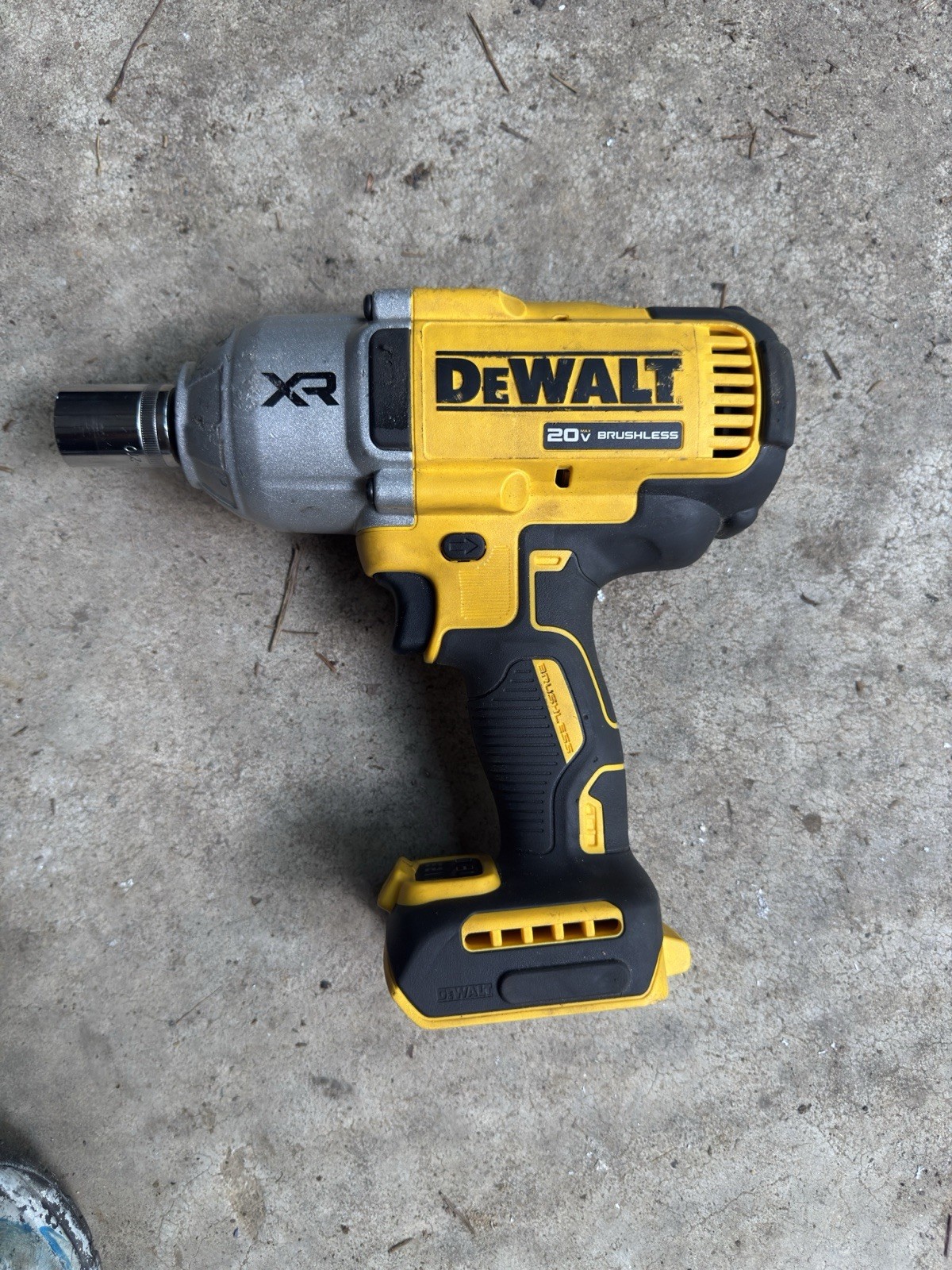 DEWALT DCF900 20V XR 1/2 in Brushless Impact Wrench 3-Speed LED Tool Only