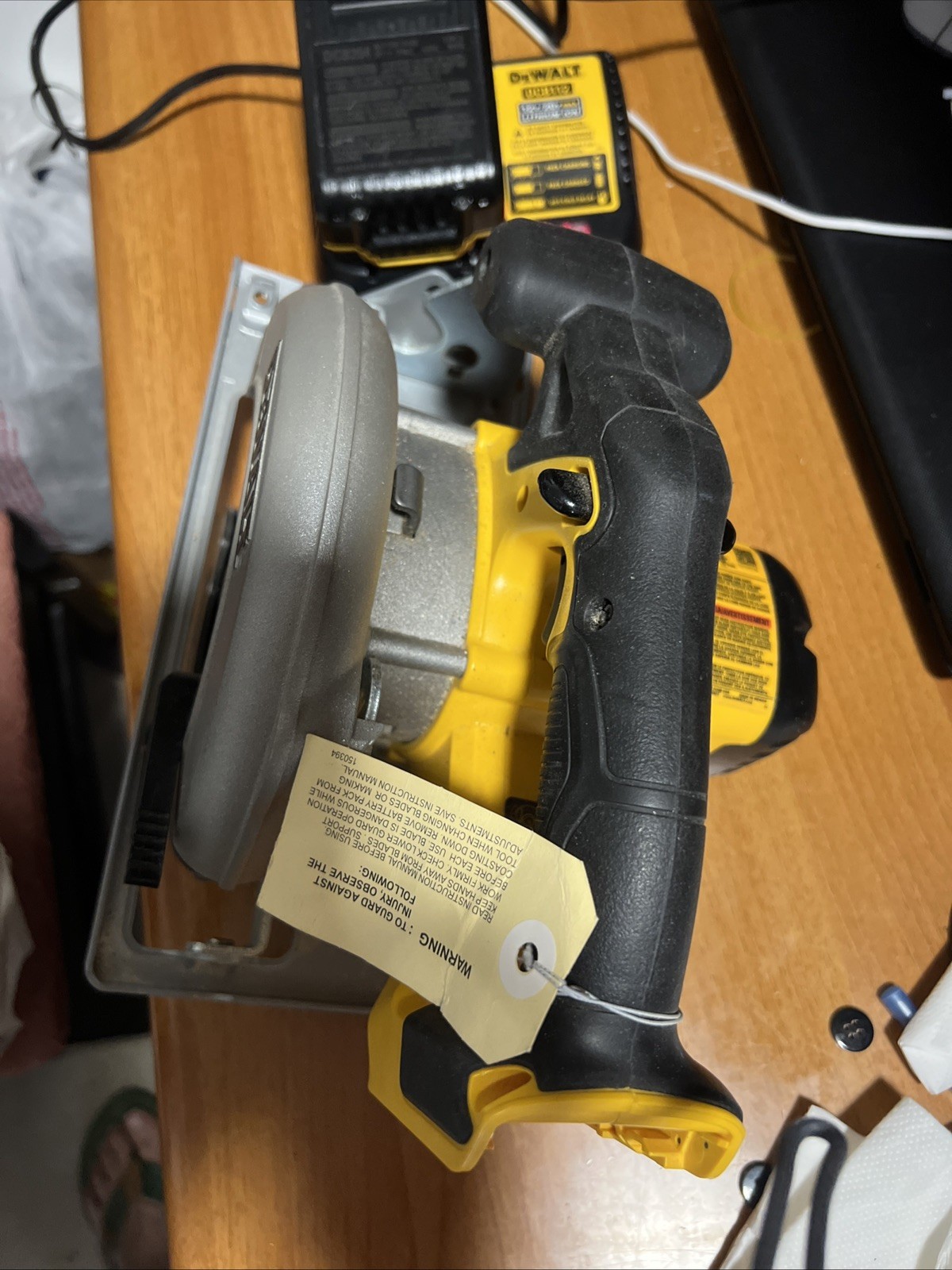 DEWALT DCS393 20V 6-1/2&Prime; Cordless Circular Saw – Tool Only