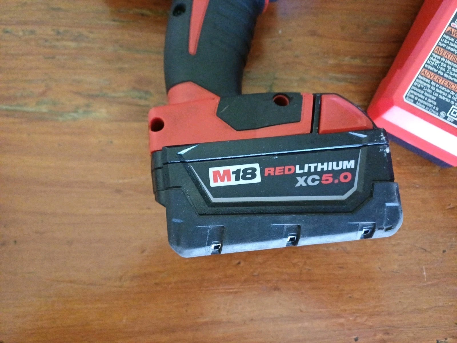 MILWAUKEE M18 2663-20 1/2&Prime; IMPACT WRENCH & 5.0AH BATTERY & CHARGER