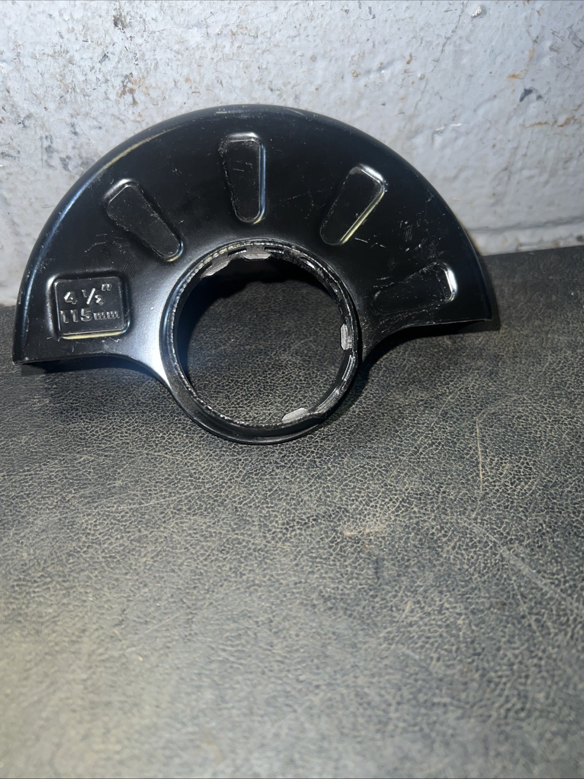 Dewalt DWE DCG Cut off Wheel Angle Grinder Guard Dust Shield 4.5&Prime; 4 1/2&Prime; 115mm