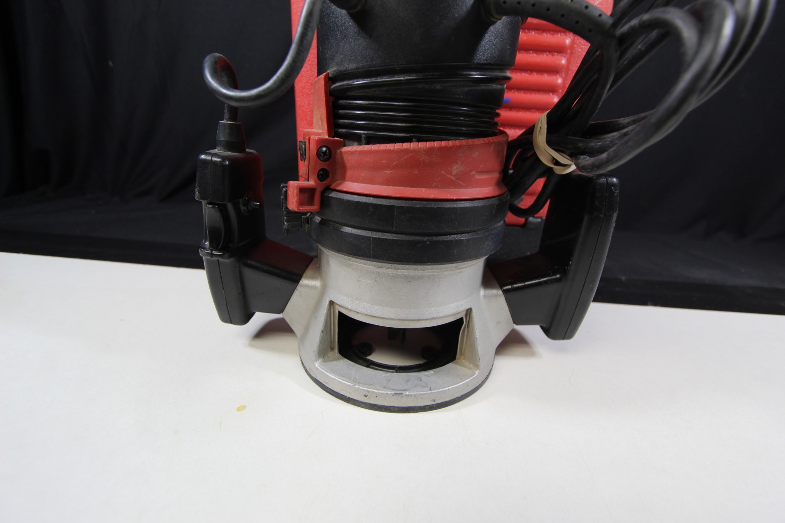 Craftsman EZ Router 1.5HP 8.5 AMPS 25000 RMS IN CARRY CASE(01AE26CA)