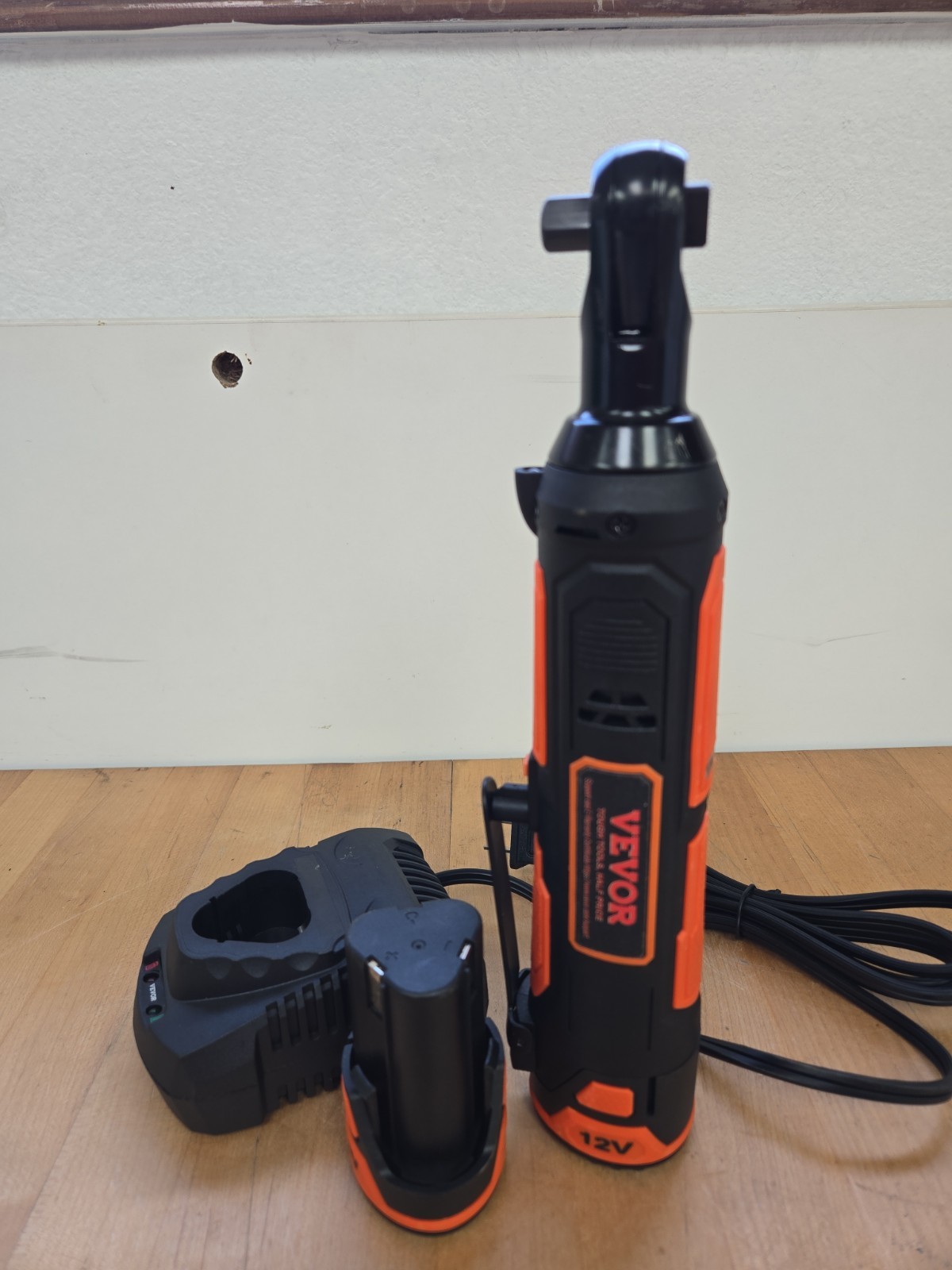 VEVOR Cordless Ratchet Wrench Electric Ratchet Wrench 3/8 inch Drive READ***