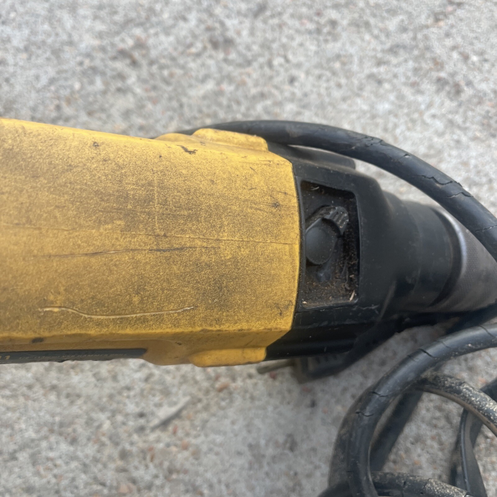 DeWALT DW511 120V Type 1 Corded VSR Single Speed 1/2&Prime; Hammer Drill Works!