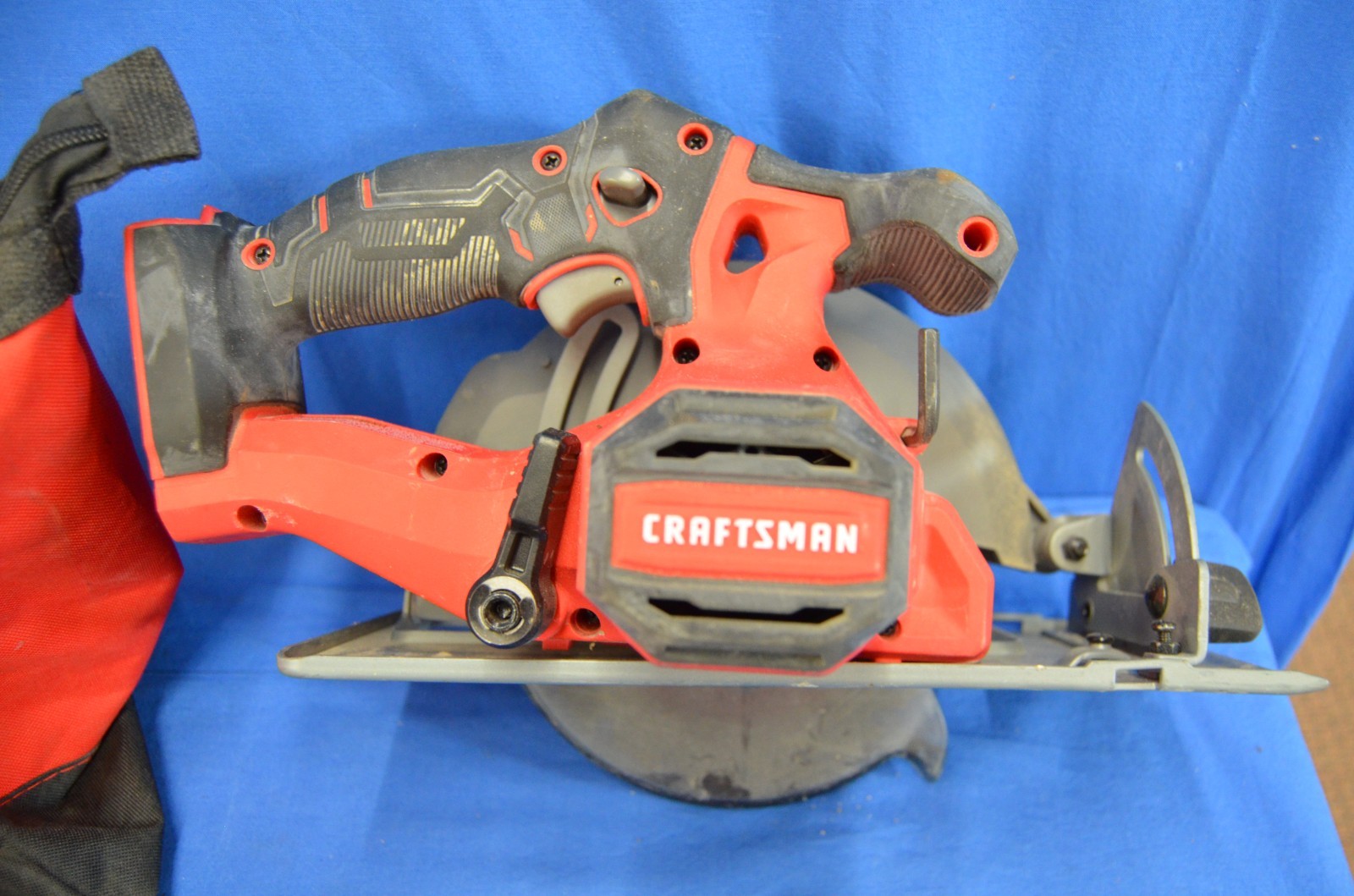 Craftsman tool combo CMCS300 & CMCS500 with 1 battery and carrying bag