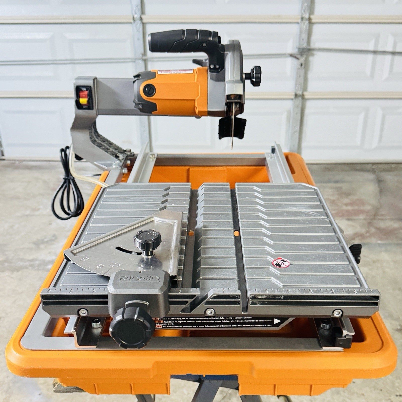 RIDGID R4030 7-Inch Job Site Wet Tile Saw | 9 Amp | 6,500 RPM | 24” Rip Cut