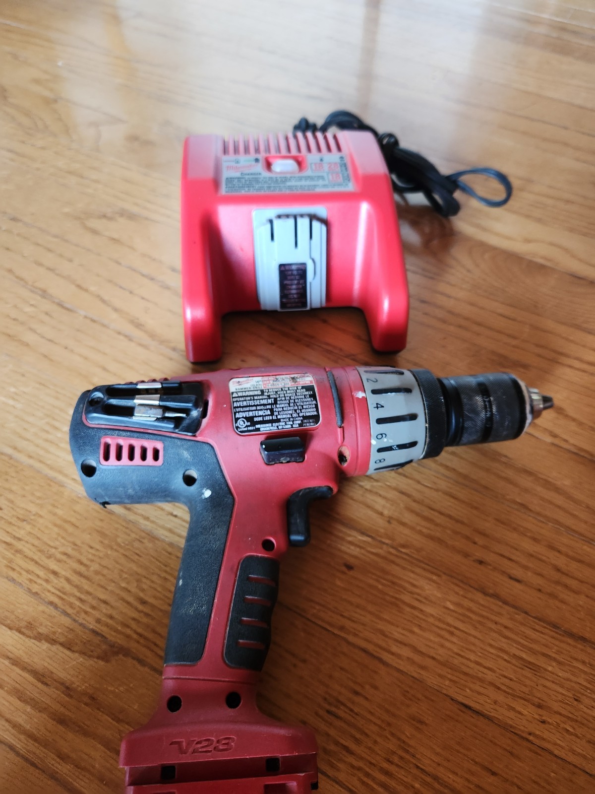 Milwaukee V28 1/2&Prime; Hammer Drill & Milwaukee Charger