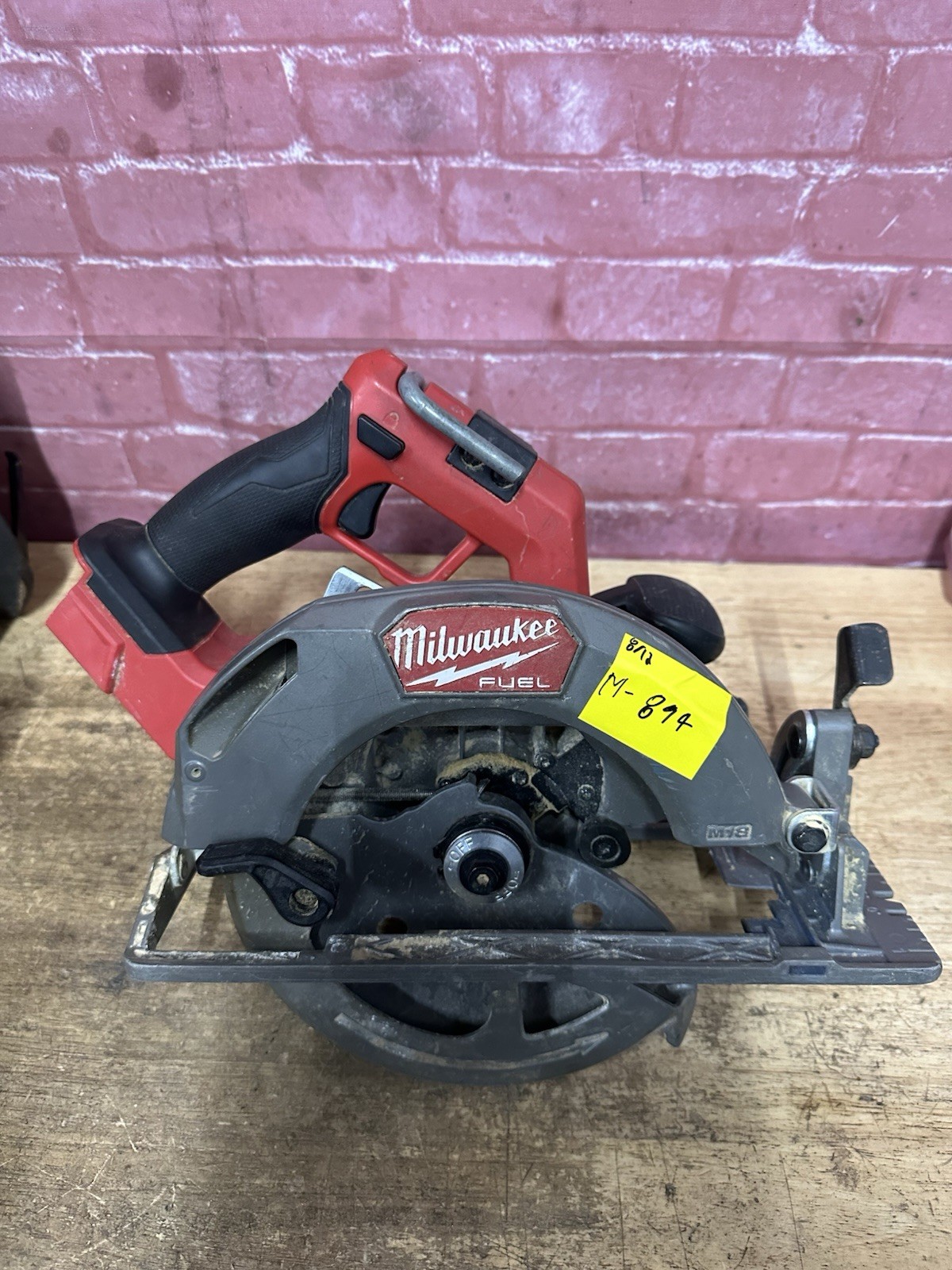 Milwaukee 2834-20 M18 Fuel 7-1/4 circular saw For Parts Or Repair M-894