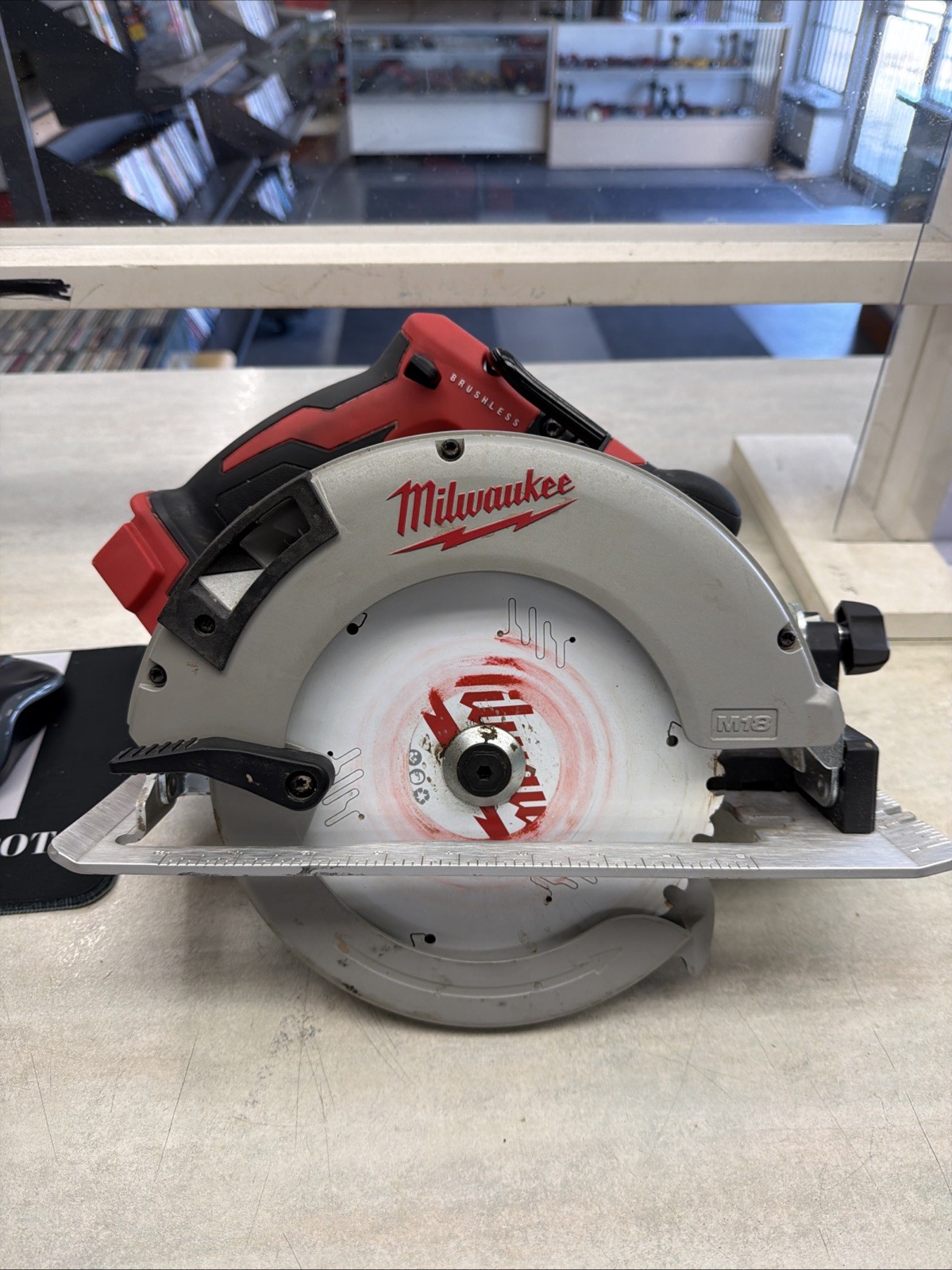 Milwaukee 2631-20 M18 6-1/2&Prime; Circular Saw – Tool Only