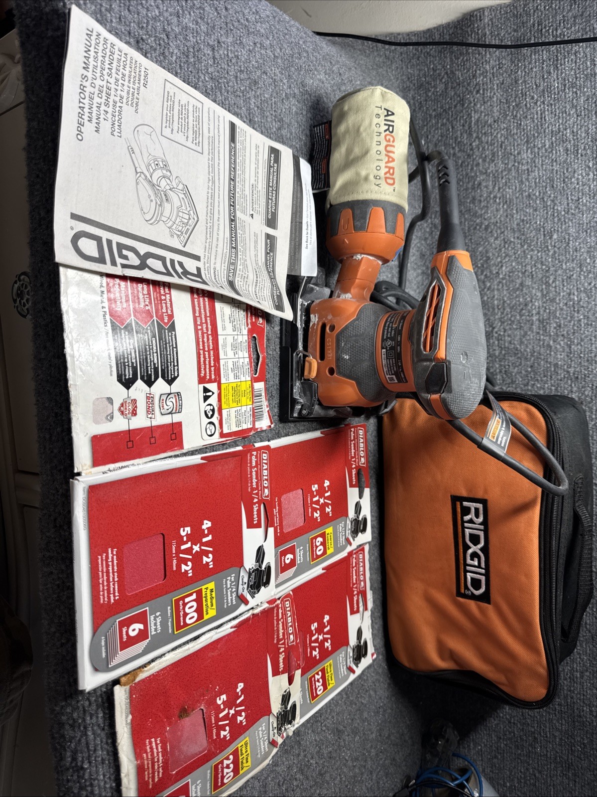 RIDGID R2501 2.4Amp Corded 1/4 Sheet Sander W/ Case & New Sandpapers
