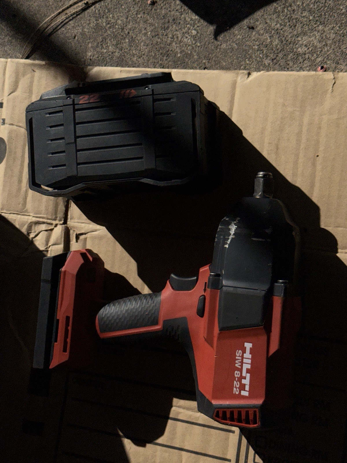 HILTI NURON SIW 8-22 1/2 DRIVE IMPACT WRENCH W 12Ah BATTERY