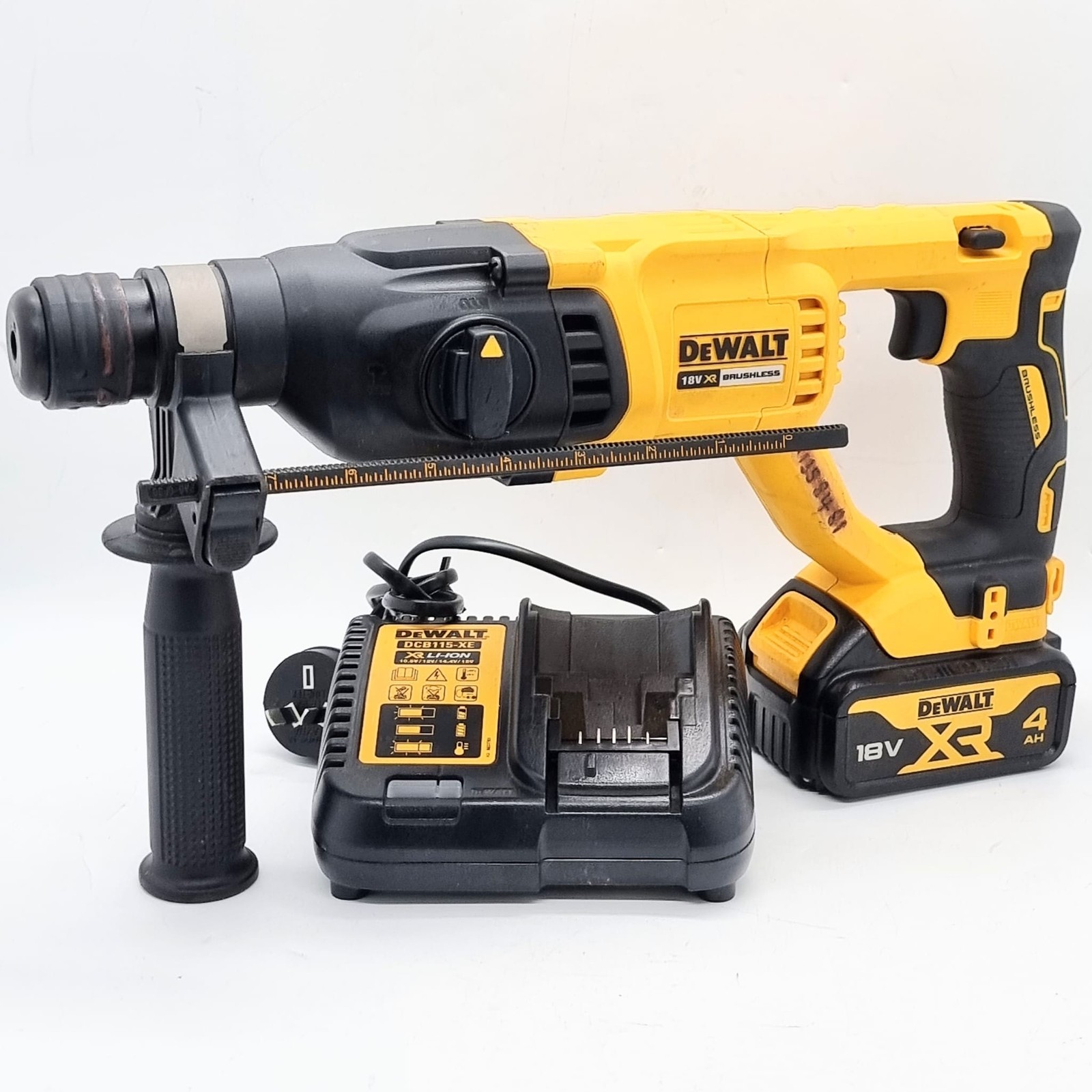 DeWALT DCH033 Rotary Hammer Drill with 4.0Ah Battery Charger and Case