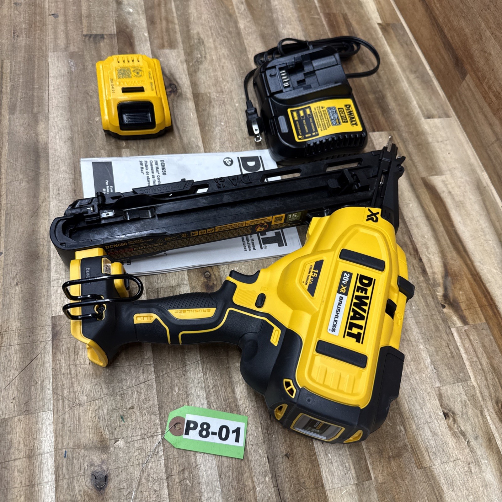 DEWALT DCN650 – 20V XR Cordless 15 G Angled Nailer Kit – 2 Ah Bat/Charger P8-01
