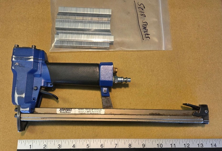 Duofast Sureshot model 5020 pneumatic stapler w/ extra staples – Tested good