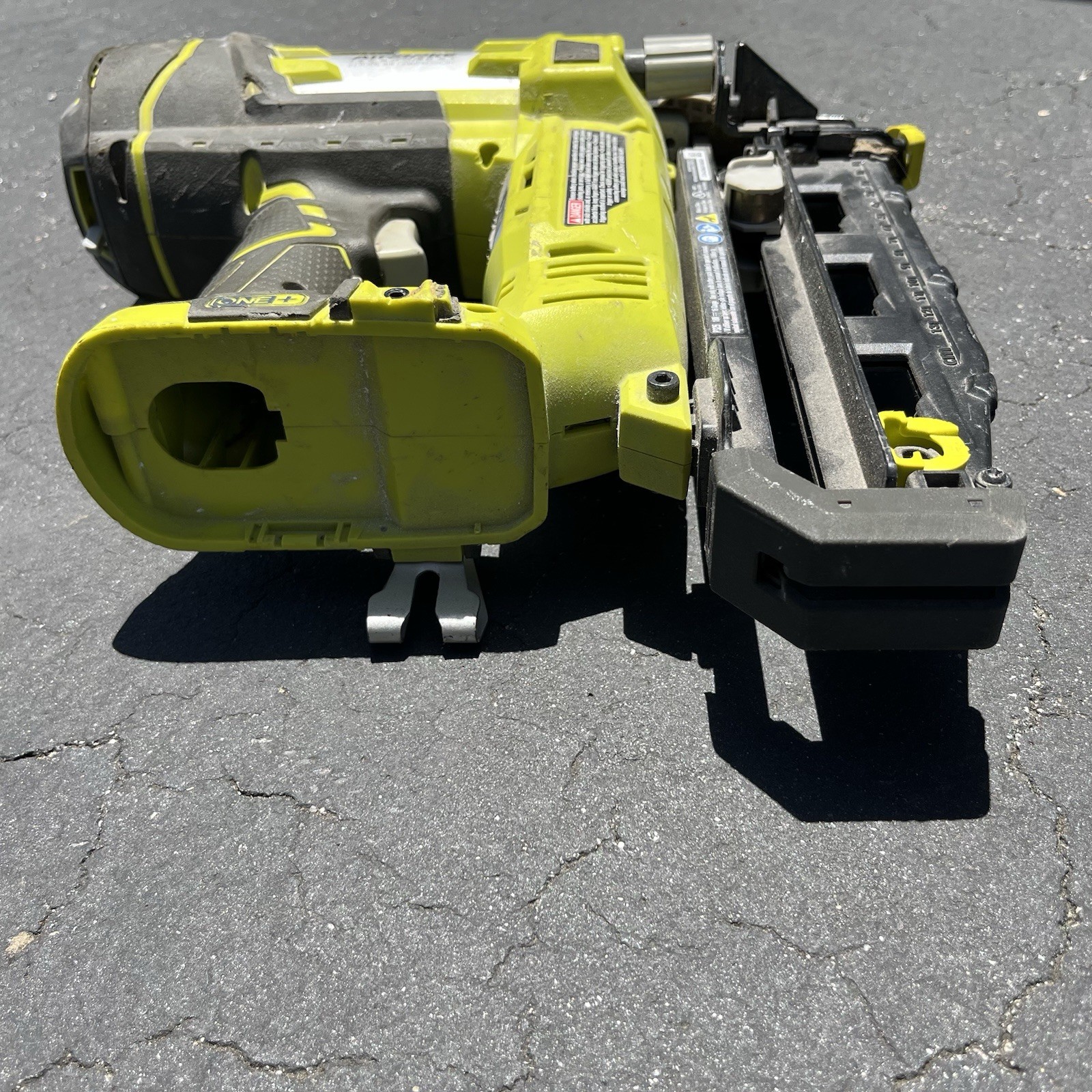 Ryobi P325 18V One+ AirStrike Cordless Finish Nailer with 18V Battery