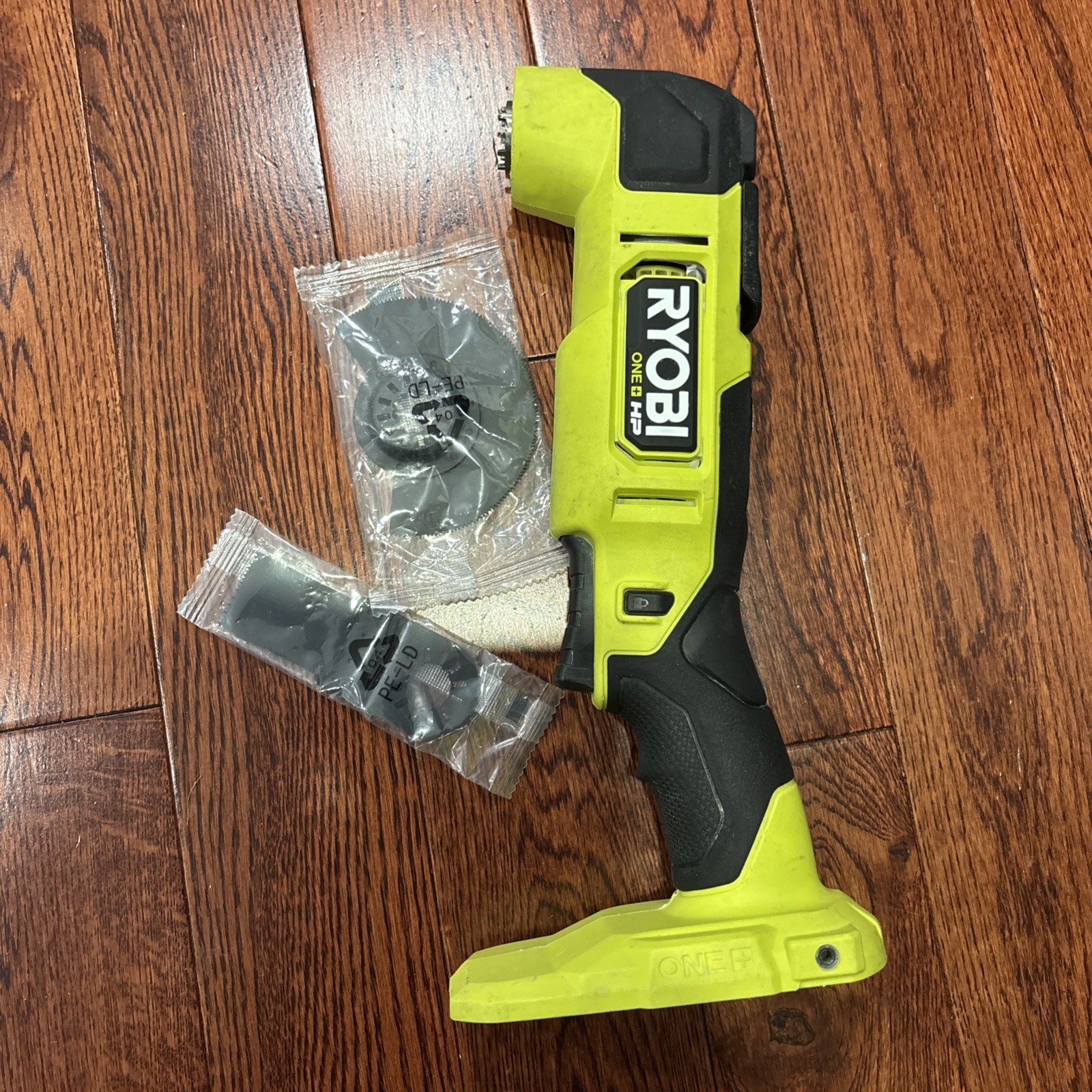 RYOBI ONE+ HP 18V Brushless Oscillating Multi-Tool (With Accessories) PBLMT51