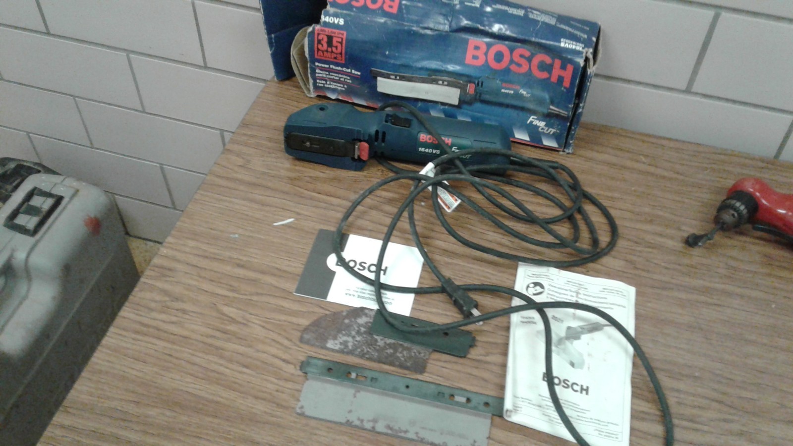 Bosch 1640VS Fine Cut Variable Speed Handsaw, Tool Power Flush-Cut Saw –