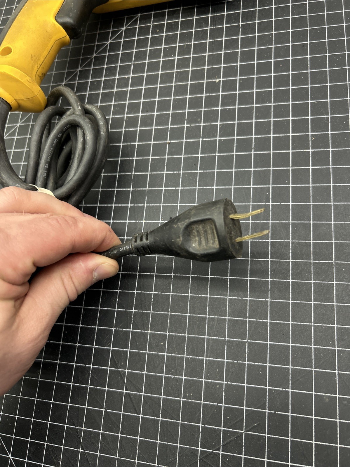 Dewalt DWD112 3/8&Prime; VSR Drill Keyless Chuck Corded Electric