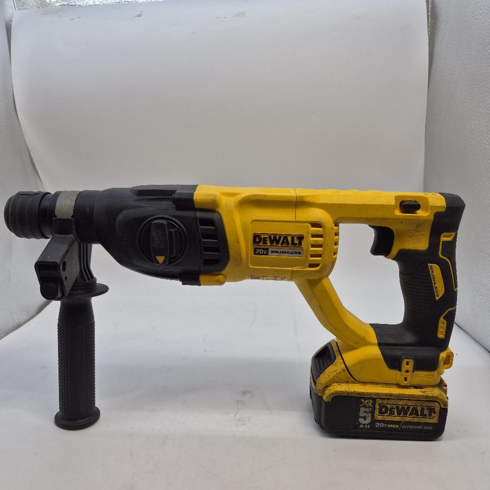 DeWalt DCH133 20V Max XR Rotary Hammer Drill With Battery (GO1068430)