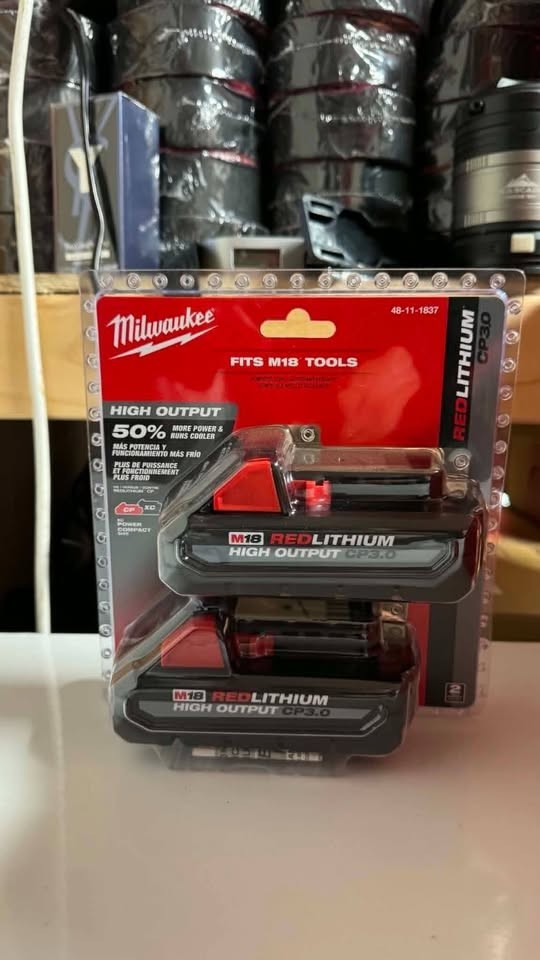Milwaukee M18 18V Lithium-Ion HIGH OUTPUT CP 3.0Ah Battery Pack (2-Pack)