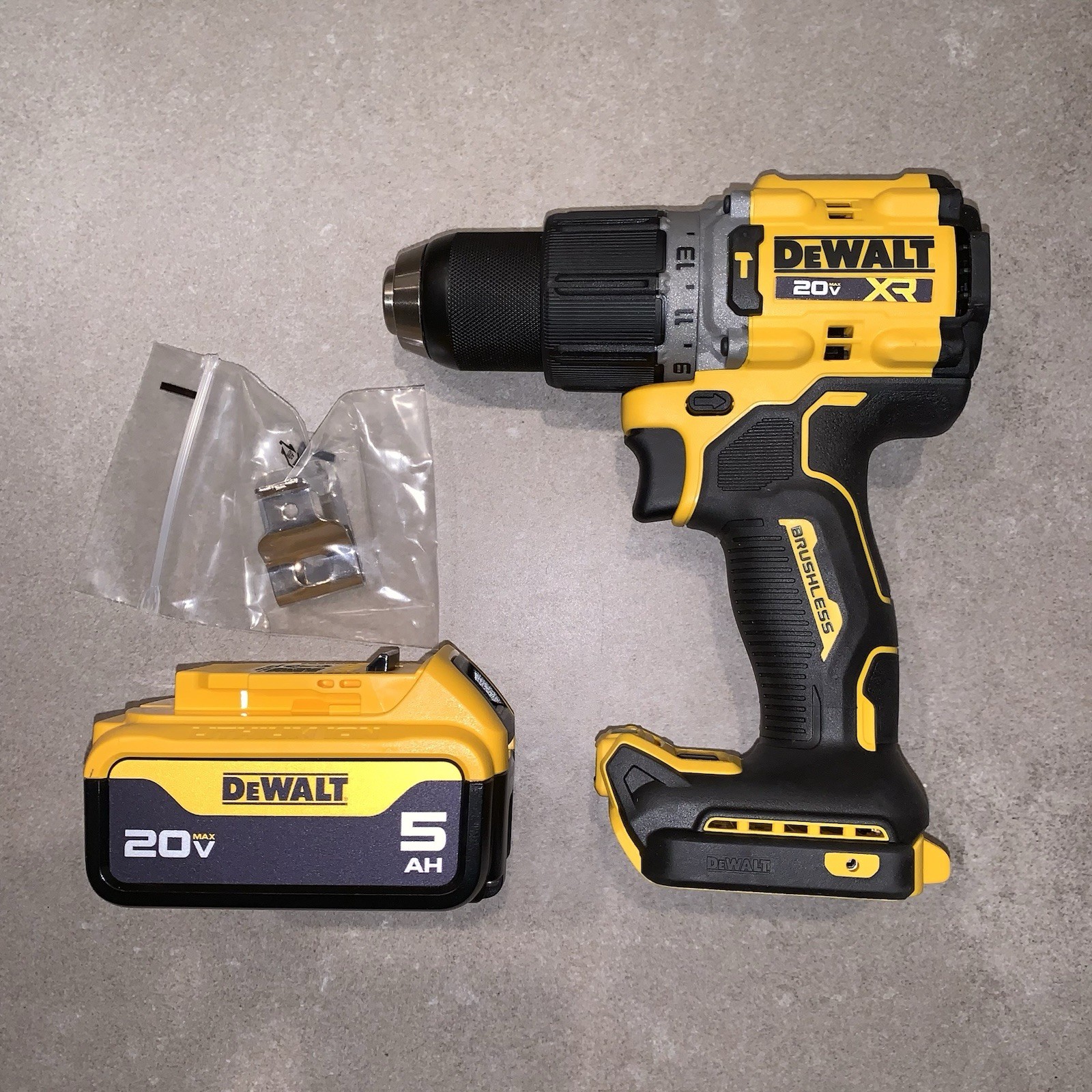 Dewalt DCD806B 20V Max XR 1/2&Prime; 2 Speed Brushless Hammer Drill and battery 5 AH